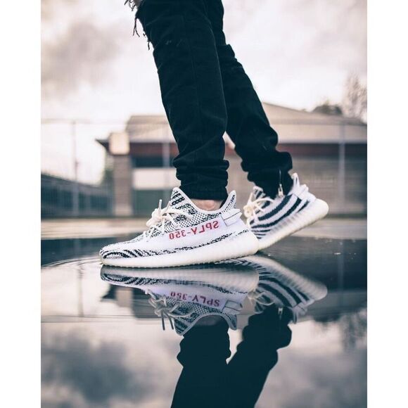 ✨adidas Yeezy Boost 350 V2 “Zebra” Sz 10.5 Sneakers✨